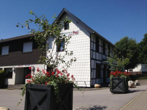 Amazing holiday home in Monschau H fen with garage